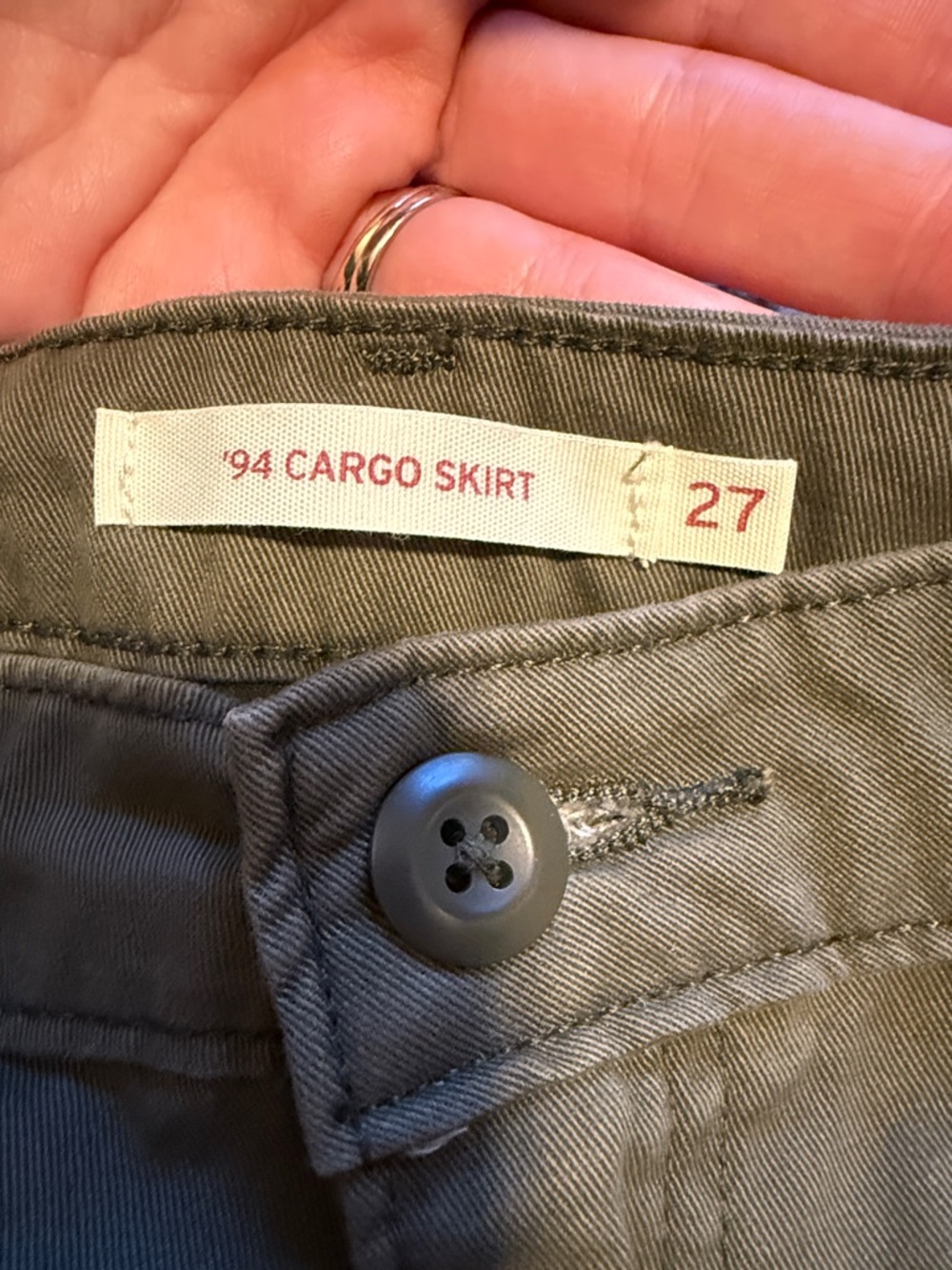 Levi’s Olive Green ‘94 Cargo mini skirt with pockets - Picture 2 of 5